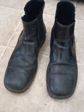 BORN Men's Hemlock Leather Chelsea Boots. SIZE 12